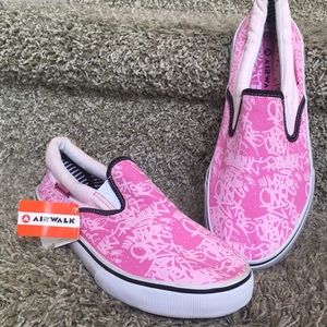 Airwalk scribble print slip on